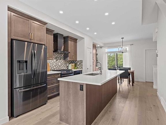 4th image of 81 S Greenbriar Pl NW #206