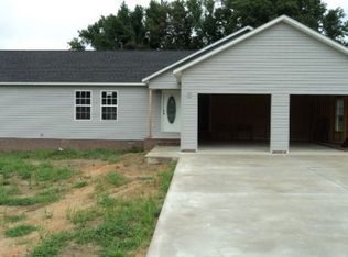 15273 Edgewood Dr, Dexter, MO 63841