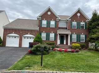 48 Treetops Cir, Princeton, NJ 08540