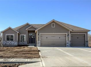 2110 Crooked Creek Dr, Kearney, MO 64060