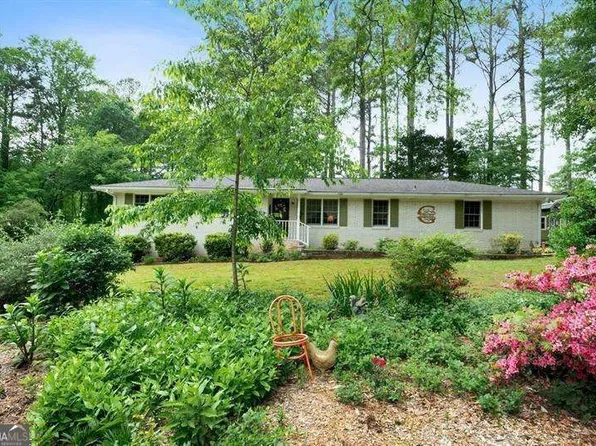 5839 Darry Cir, Norcross, GA 30093