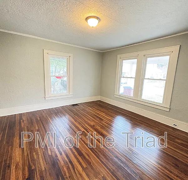 1110 Adams St — Photo 7