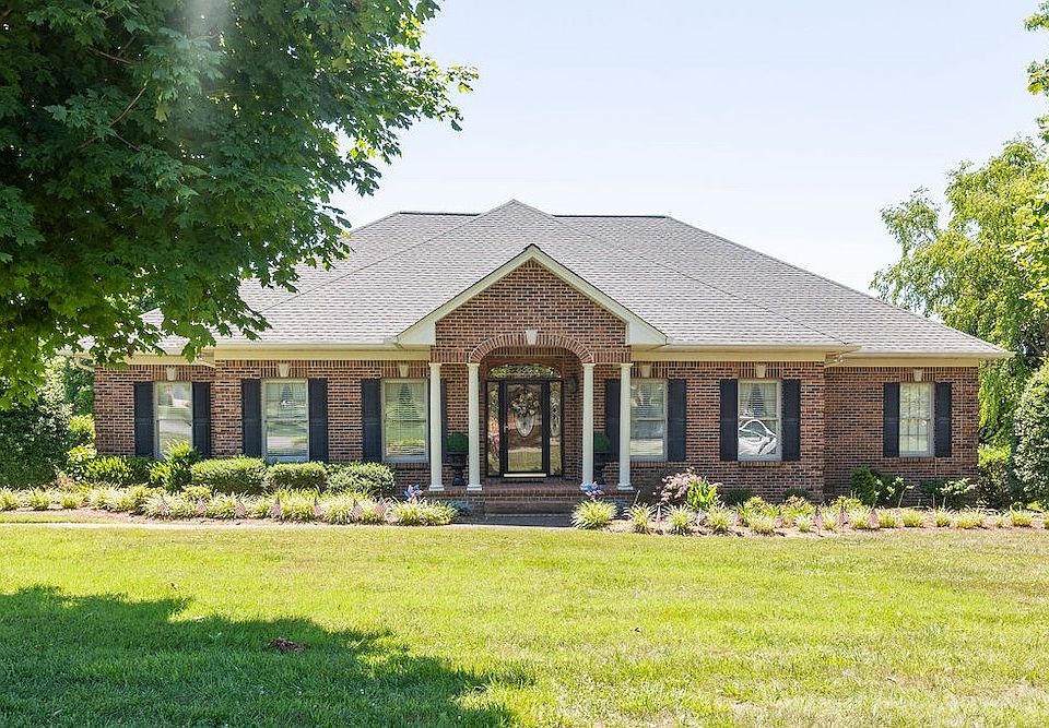 1st image of 115 Brownstone Dr