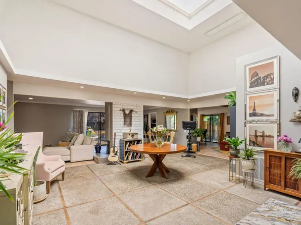 1118 Lake Glen Way, Sacramento, CA 95822