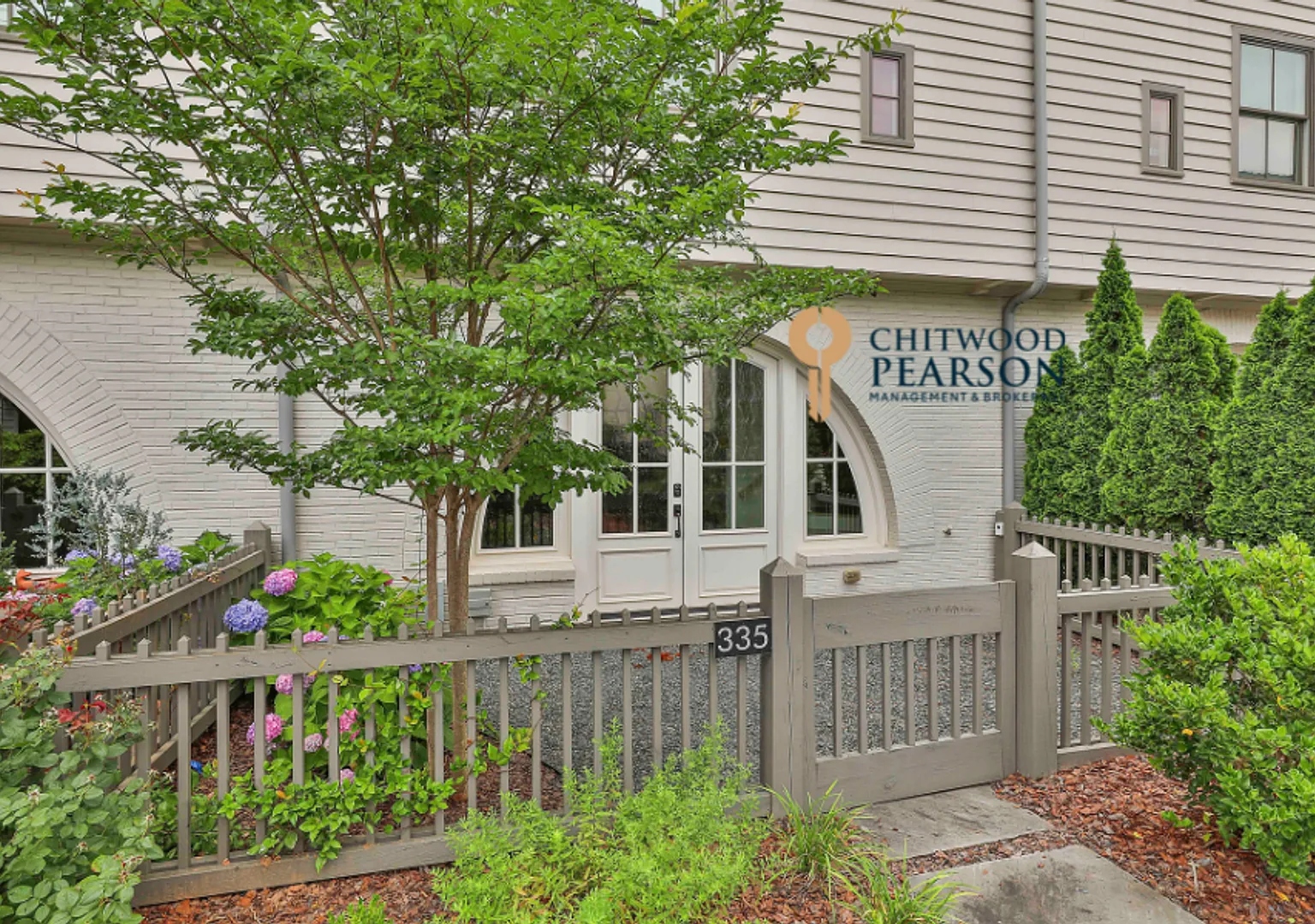 3bd Trilith Townhome with 2 Car Garage — Photo 1
