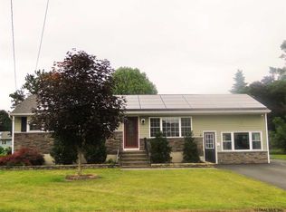 1102 Day Rd, Schenectady, NY 12303