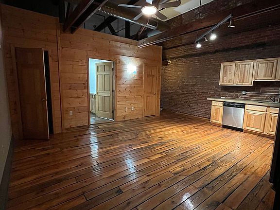 3rd image of 302 Campbell Ave SE #204