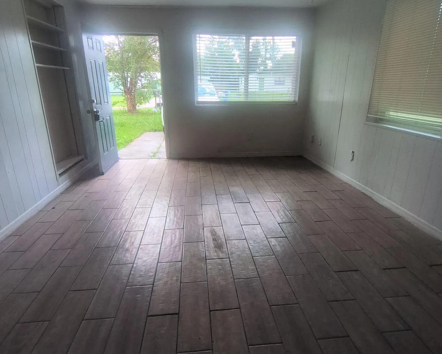 3 bed, 1.0 bath, 912 sqft, $1,350 — Photo 3