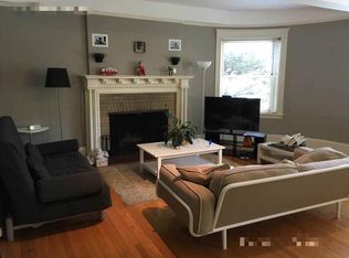 1080 Beacon St APT 1D, Brookline, MA 02446