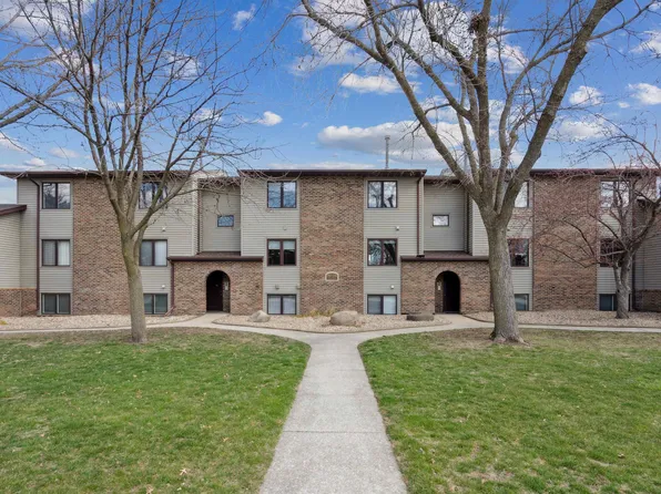 3911 Bradley Rd, Waterloo, IA 50701