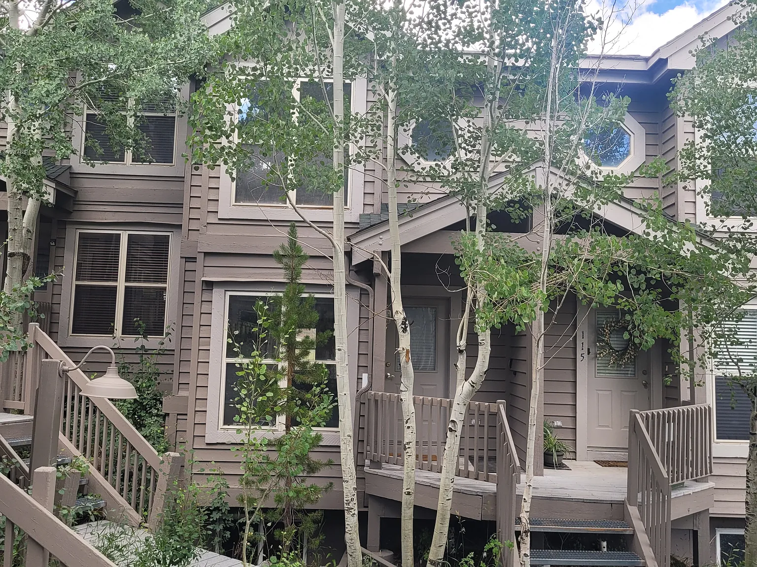 3 bed, 3.5 bath, 1986 sqft, $4,000 — Photo 1