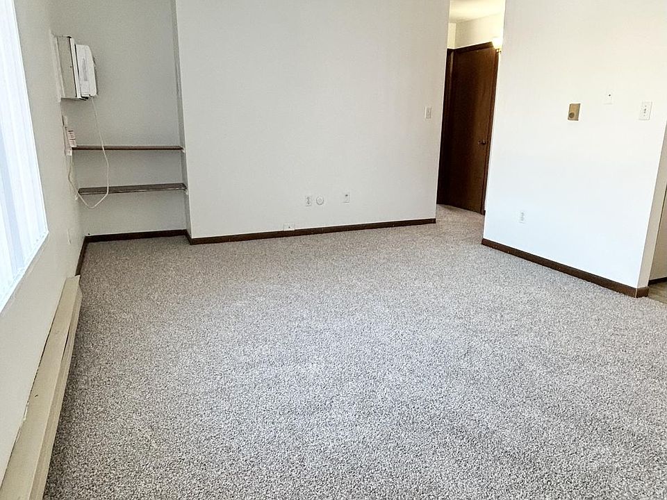 Large Living Room With New Carpet