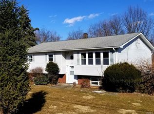 117 Hillcrest Dr, Marlboro, NY 12542