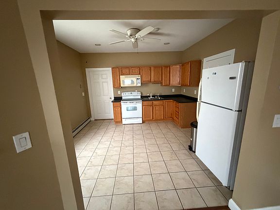 4th image of 635 Broadway APT 3