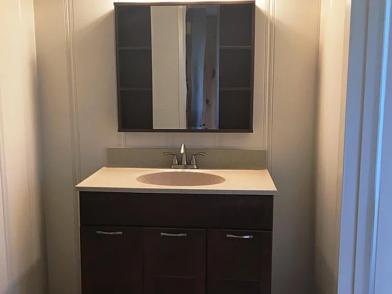 3rd Bedroom vanity area.