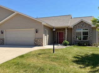 1362 Candlelight Ln, Fond Du Lac, WI 54937