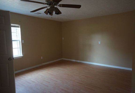 2nd image of 100 Airview Cir