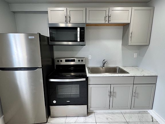 2nd image of 2115 Broadway St #J-6