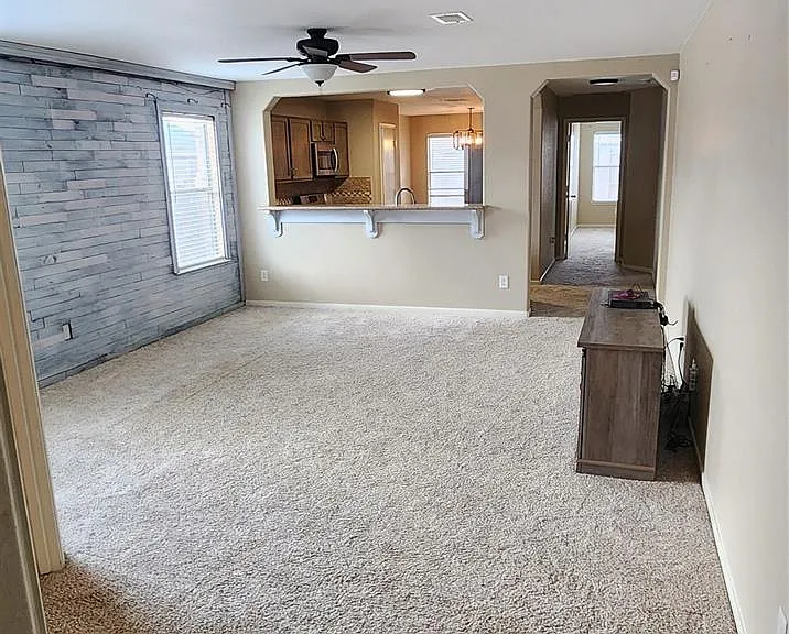 8830 Summerset Meadow Ct — Photo 16