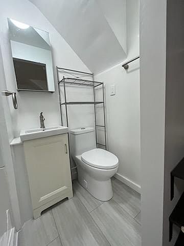 Private en suite bathroom (shower not pictured)