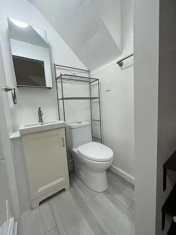 Private en suite bathroom (shower not pictured)