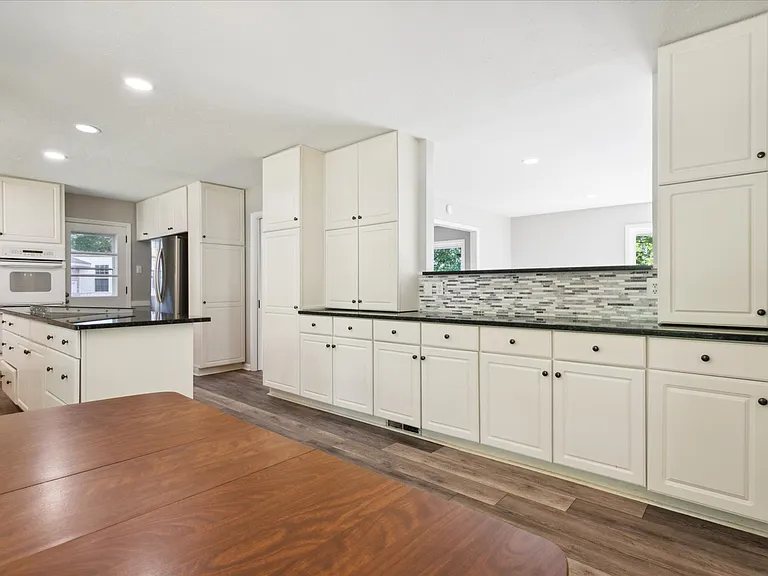 112 Leslie Dr — Photo 21