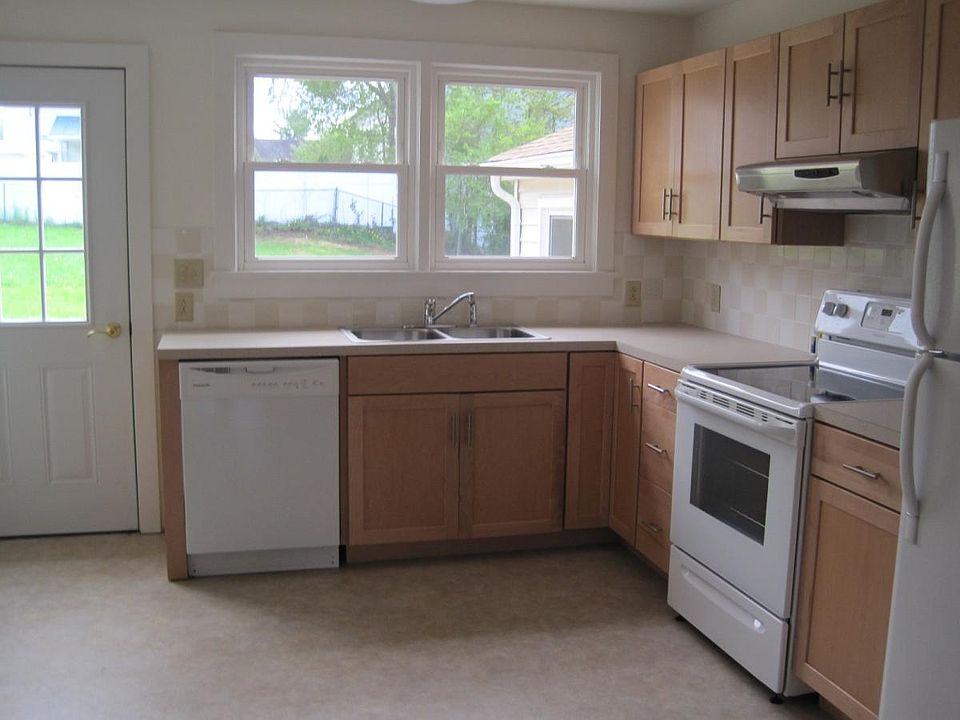 kitchen, entry from patio