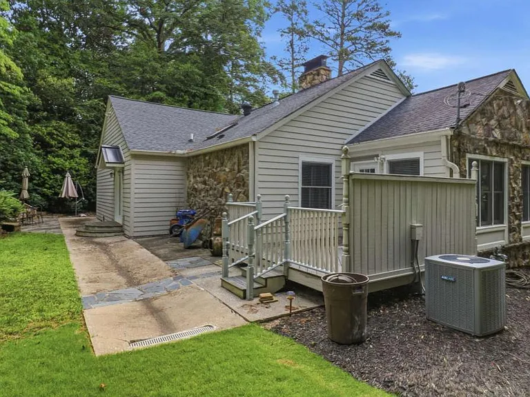 857 Chattahoochee Dr — Photo 24