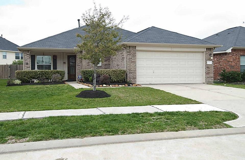 1st image of 2711 Lakecrest Way Dr