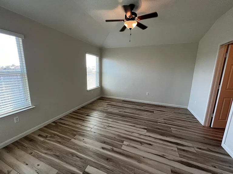 18309 Weatherby Ln — Photo 10