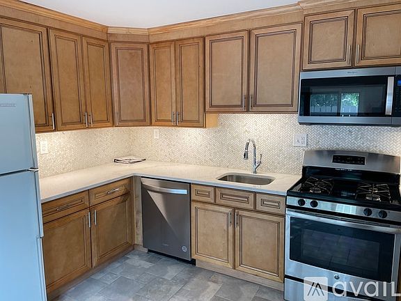5th image of 3636 Taliluna Ave APT 401