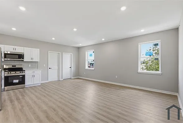 2 bed, 937 sqft, $1,785 — Photo 3