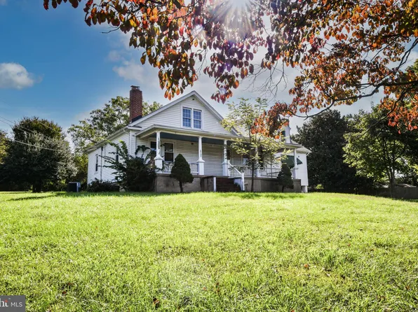 3905 Braddock Rd, Falls Church, VA 22312