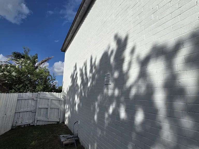 502 Chapote Ave — Photo 4