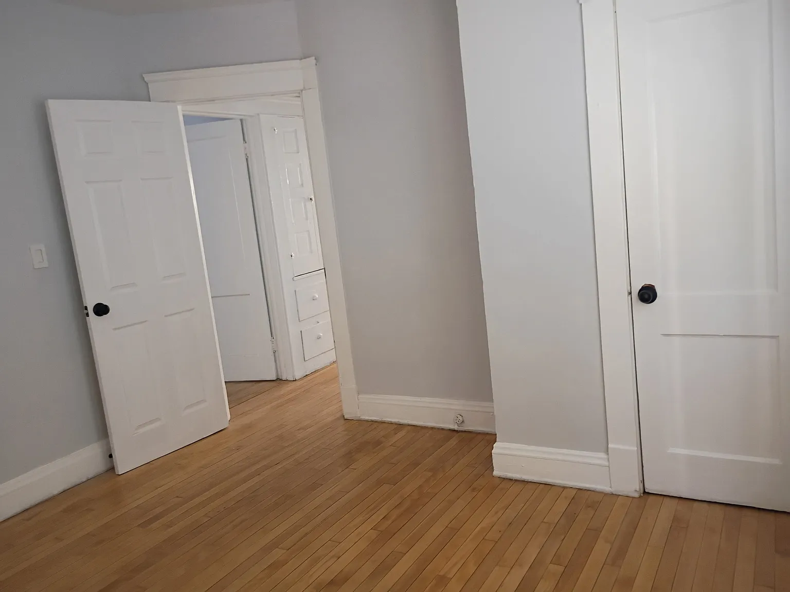 3 bed, 1200 sqft, $1,250 — Photo 3