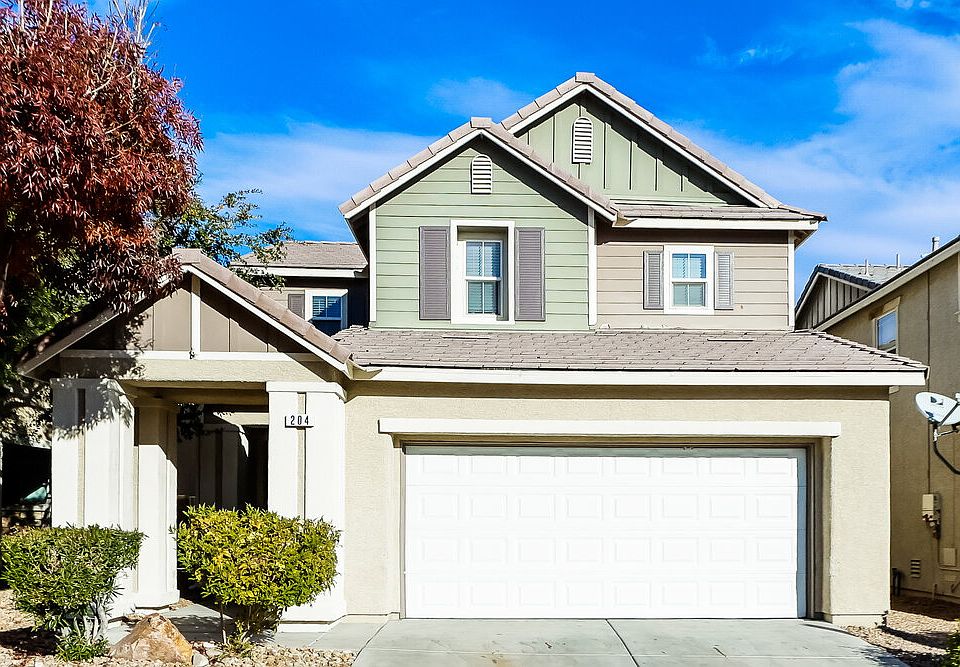 1st image of 204 Copper Pine Ave
