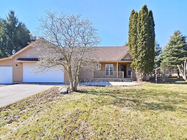 8515 S Hill Rd, Marengo, IL 60152