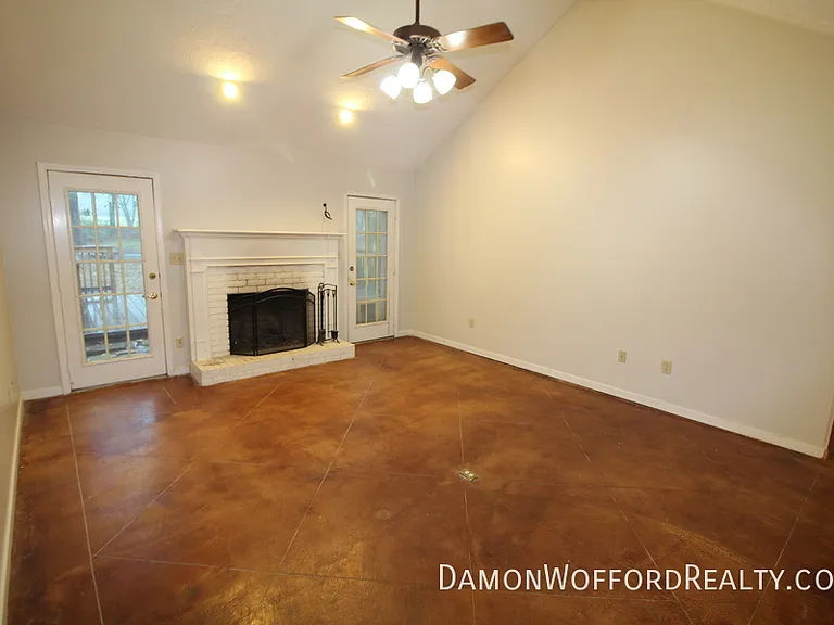 308 Woodrun Dr — Photo 9
