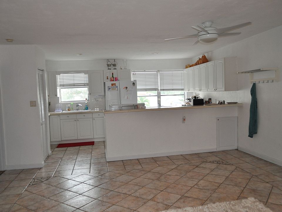 1st image of 11685 Canal Dr APT 209