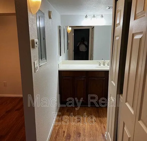 2625 E Indian School Rd #221 — Photo 3