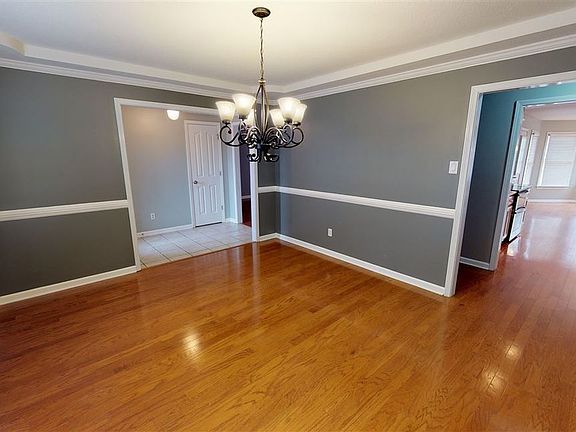 5th image of 8544 Spruce Leaf Cv