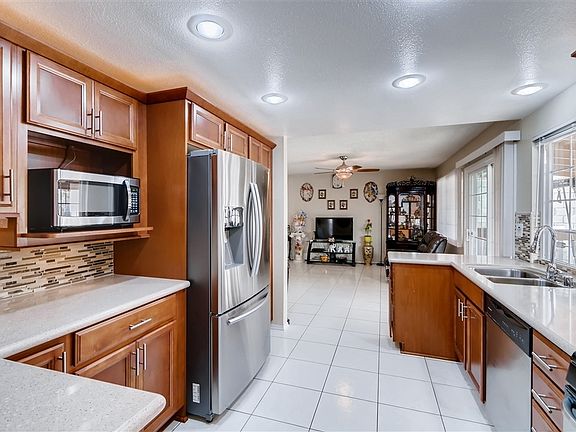 3rd image of 7215 Woodshawn Dr
