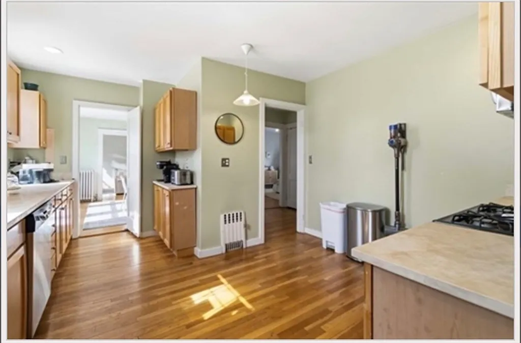 2 bed, 1.0 bath, 1500 sqft, $3,800 — Photo 4