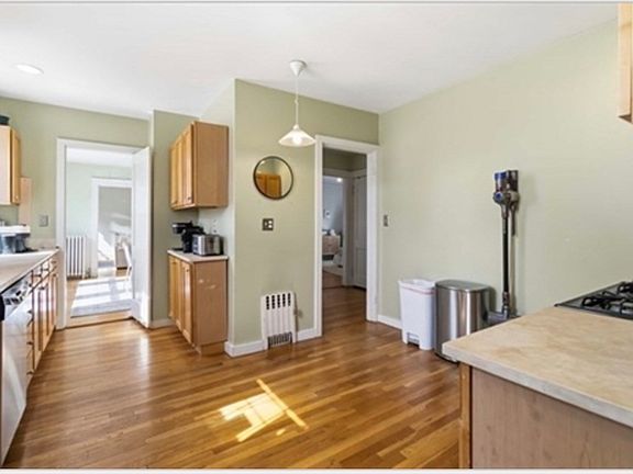 4th image of 18 Chandler St #1
