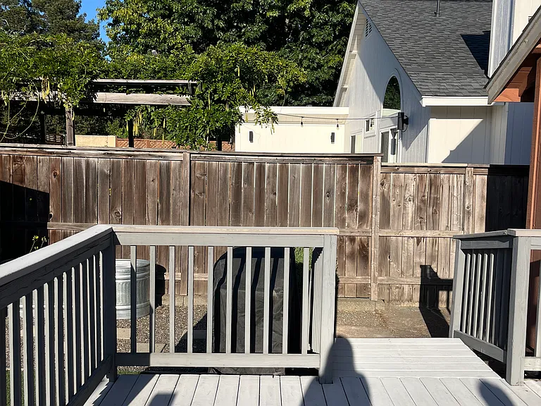 1520 Mary Pl — Photo 30