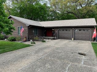 136 Tanglewood Ln, East Peoria, IL