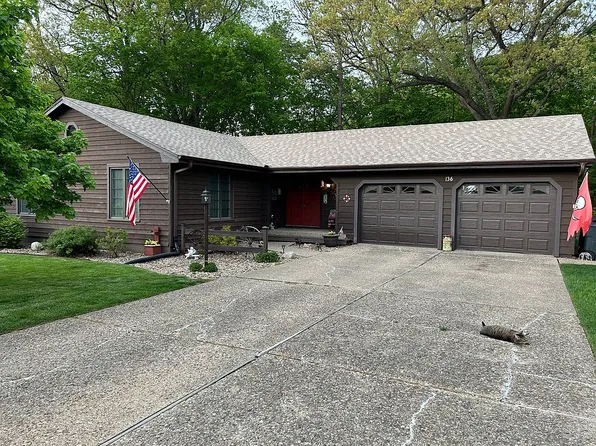 136 Tanglewood Ln, East Peoria, IL 61611