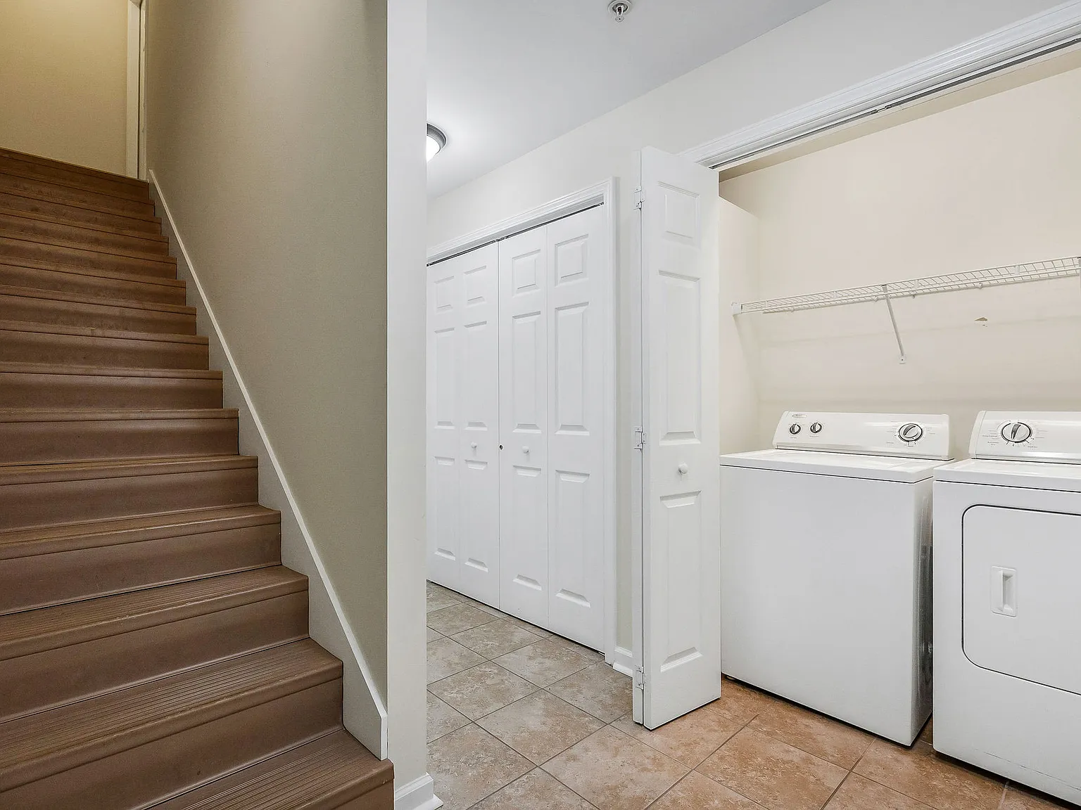 2 bed, 900 sqft, $1,400 — Photo 4
