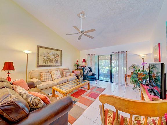 5th image of 435 Hawthorne Ct