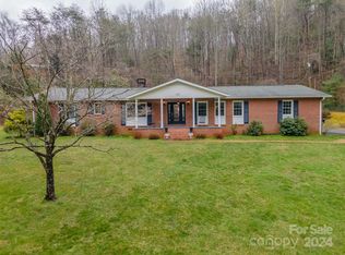 256 Mistletoe Ln, Sylva, NC 28779